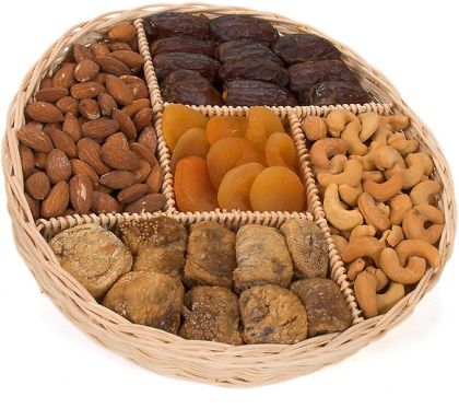 Cesto di frutta e noci II