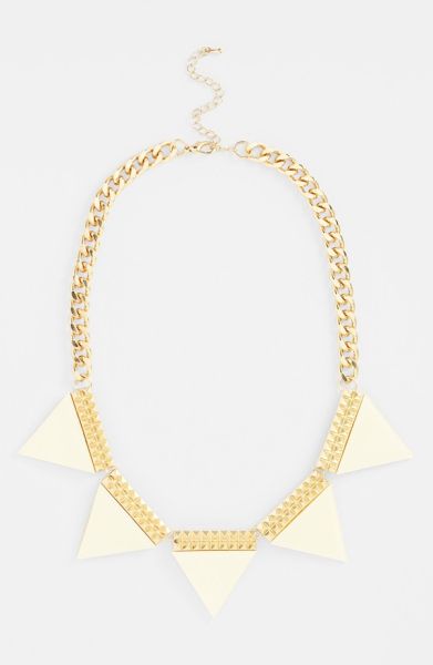 Collana con triangoli